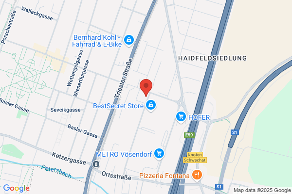Shop und Tennis Freiplatz und Hallenbetrieb