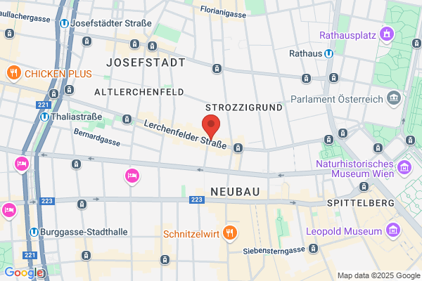 Buecher und Kunst beim Palais Auersperg